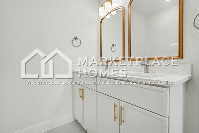 Building Photo - 7 Taverly Dr