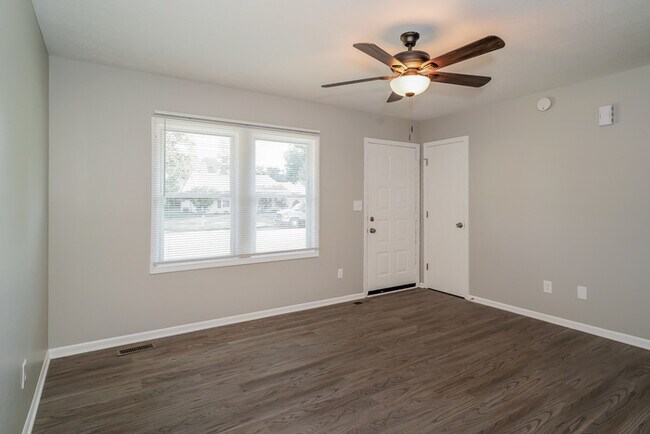 Building Photo - Inviting 4-Bedroom Home in Indianapolis