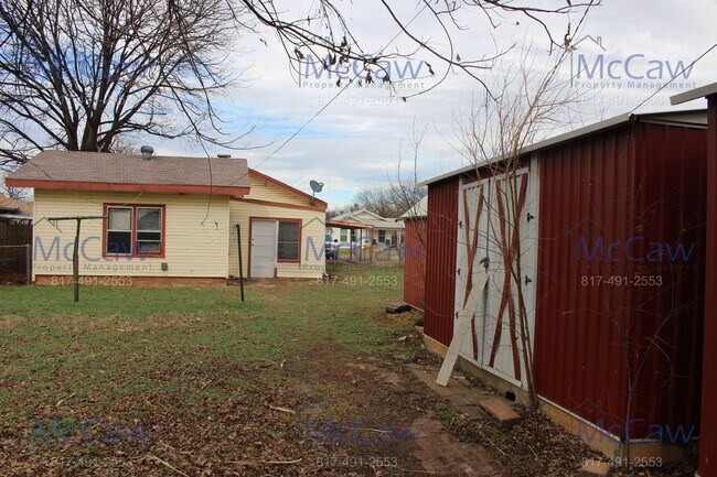 Building Photo - 3009 Hollywood Ave