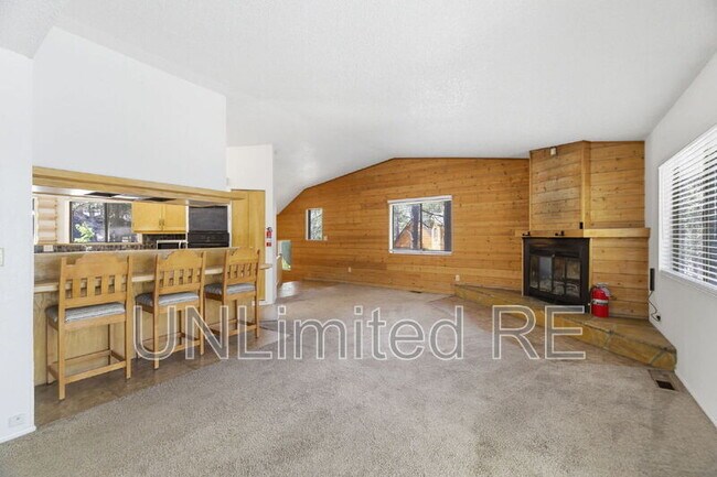 Building Photo - 1410 Inverrary Way