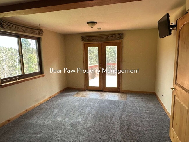Building Photo - "Charming 3-Bedroom Retreat with 2 Full Baths in Conifer"