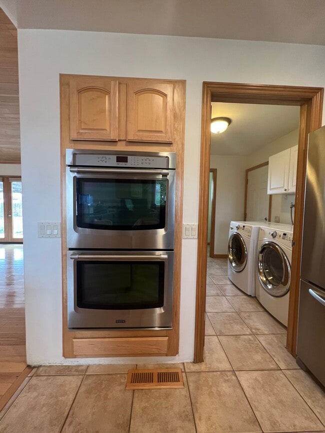 Building Photo - 3/2.5/2 Charming home in Minden!