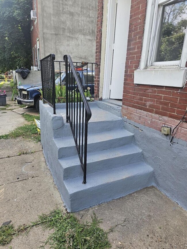 Building Photo - 3 bed 1 bath