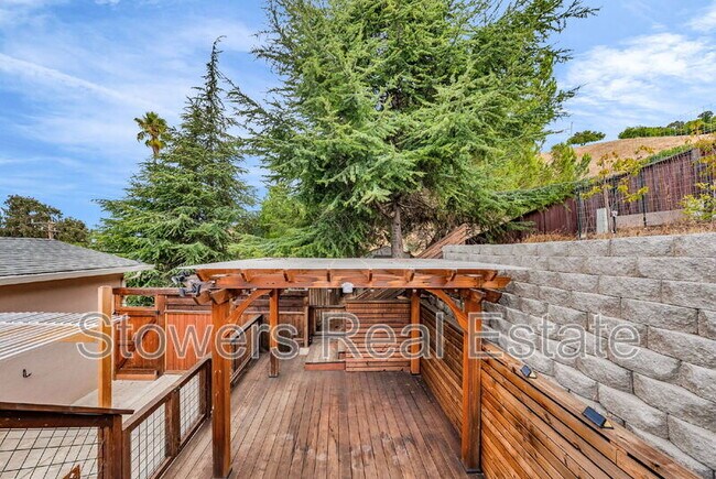 Building Photo - 25551 Maitland Dr