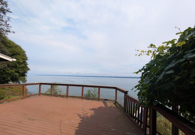 Building Photo - A Storybook Dream in Kingston, Available Now! Lowbank Waterfront, Beach Access, Panoramic Views &...