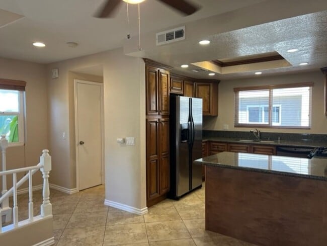 Building Photo - Private, Gated and the Heart of Costa Mesa!