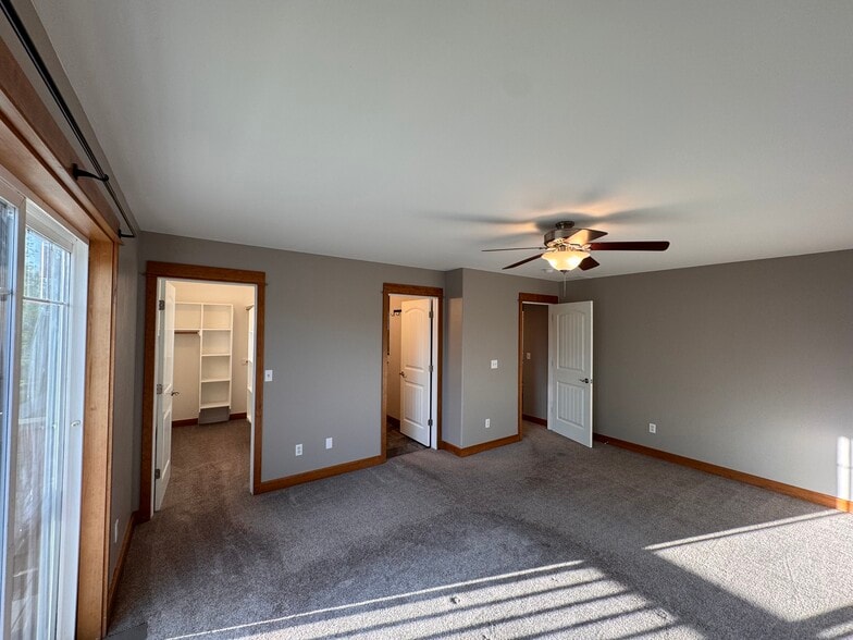 Master Suite - 5485 Glenellen Dr