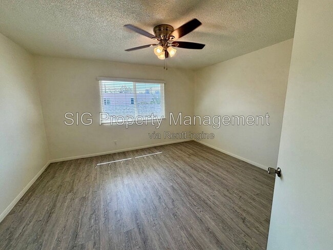Building Photo - 1126 E Doran St