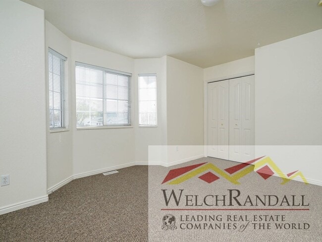 Building Photo - Beautiful 3 Bed 1.5 Bath Townhome in Ogden