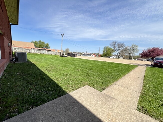 Building Photo - 3170 Asbury Rd