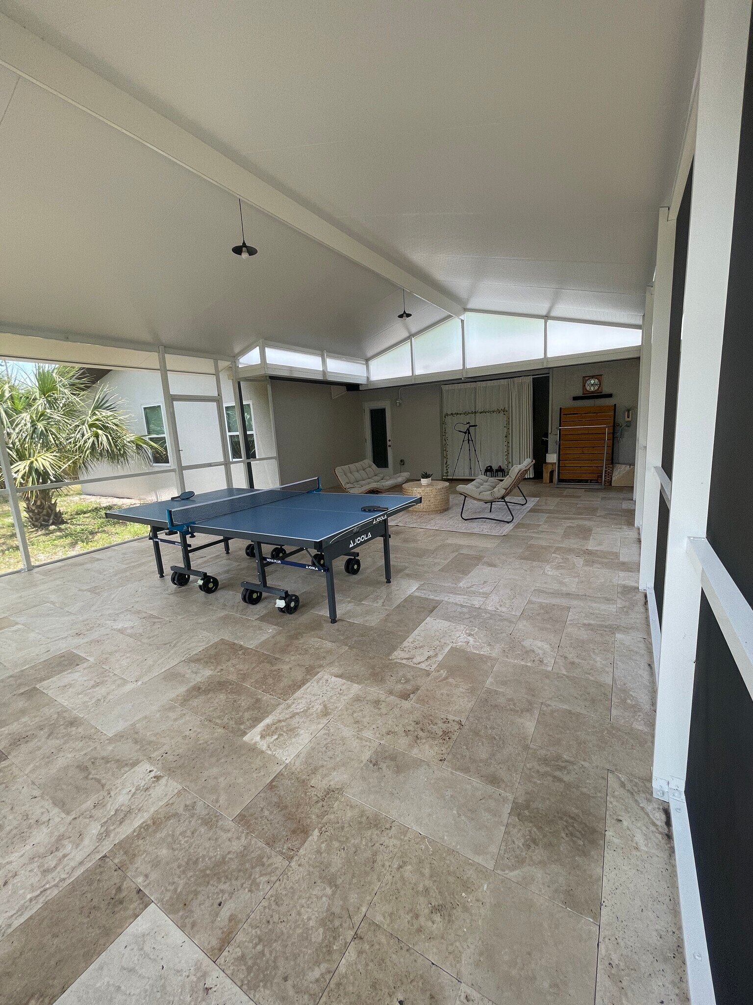 Screened patio - 5679 Kelly Dr N