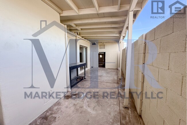 Building Photo - 4Bed/3Bath House at Broadway/Mill Ave! $199 MOVE-IN SPECIAL! Ready for Immediate Move-In! -- RV GATE