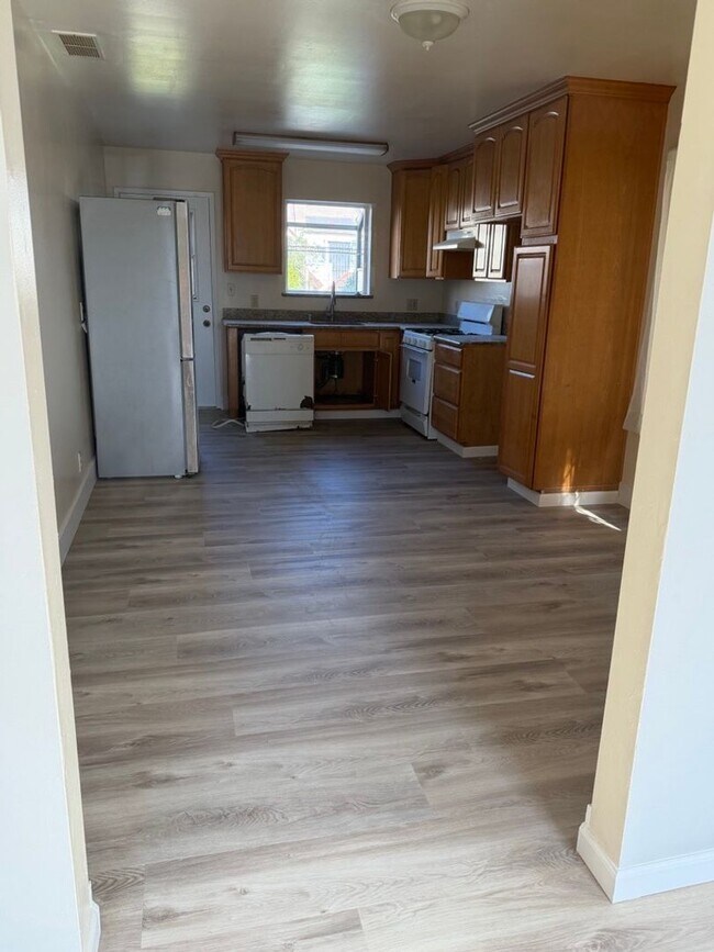 Building Photo - 2712-2716 Adeline St, Unit A and B