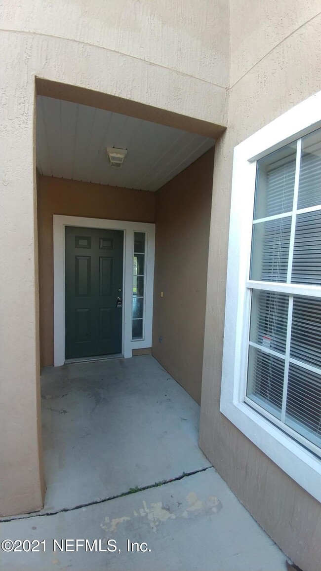 Building Photo - 401 Scrub Jay Dr