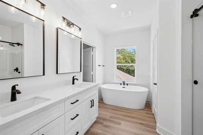 Building Photo - 23 Presidio Rd