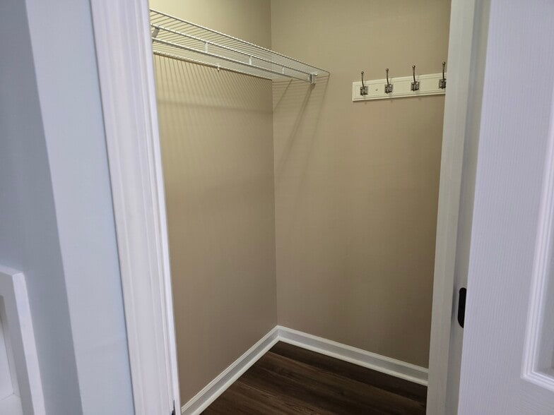 Primary Bedroom Walk-In Closet #1 - 2065 Pinemount Blvd