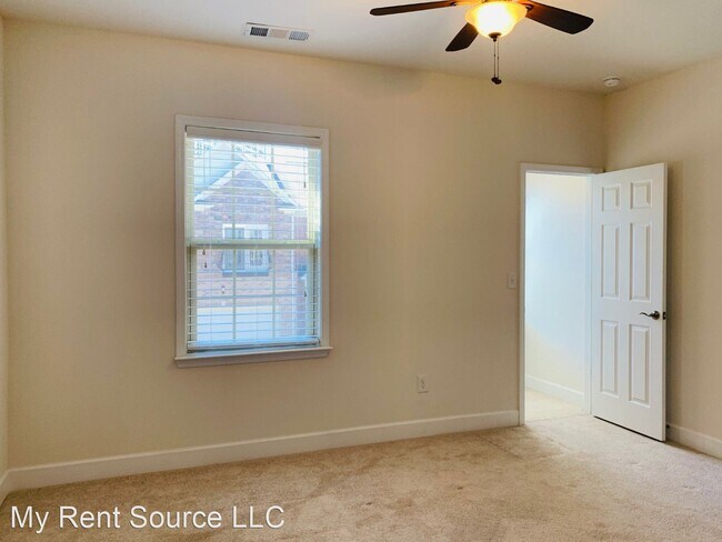 Building Photo - 3 br, 2.5 bath House - 2537 Josselyn Lane SE