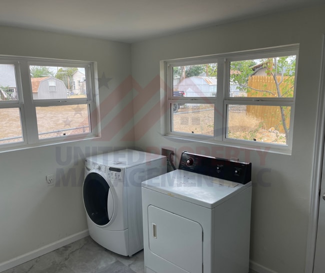 Building Photo - Remodeled 3 bed 2 bath