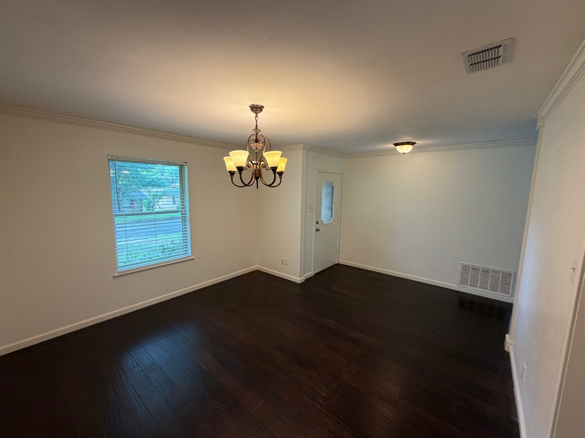 Building Photo - 3424 Glendale Dr