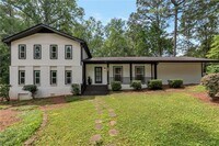 Building Photo - 3480 Tanbark Ct NE