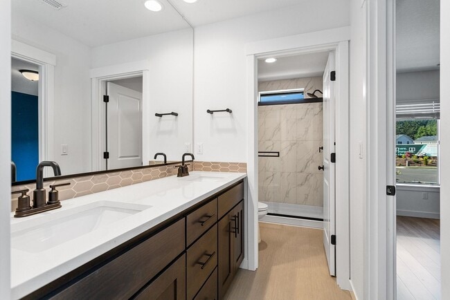 Building Photo - 2022 - Plenty of upgrades !  Access to Pool + Amenities. AC on Main, Walking trails, Nice End uni...