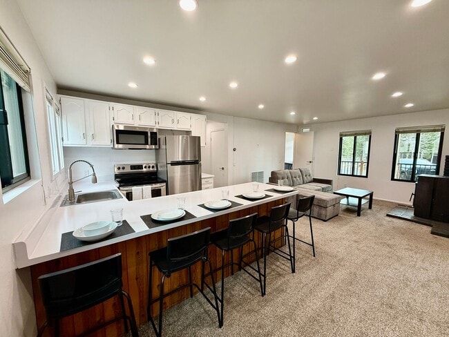 Building Photo - 41 Ridgecrest Dr