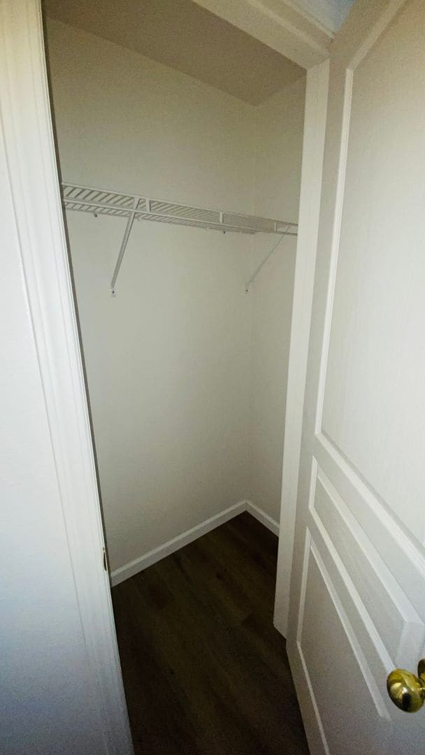 Building Photo - Gorgeous Remodeled Spacious 4 bedroom