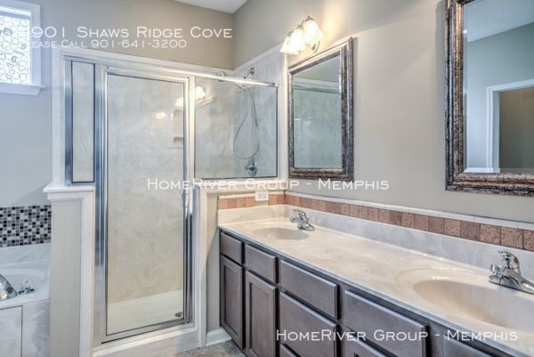 Building Photo - 4901 Shaws Ridge Cove