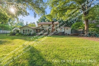 Building Photo - 223 Ivy Cir