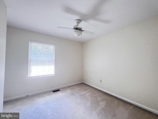 Building Photo - 17207 Sumac Ct