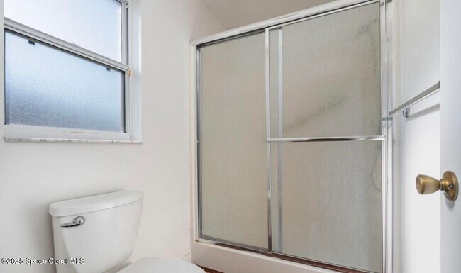 Building Photo - 1964 Bayhill Dr