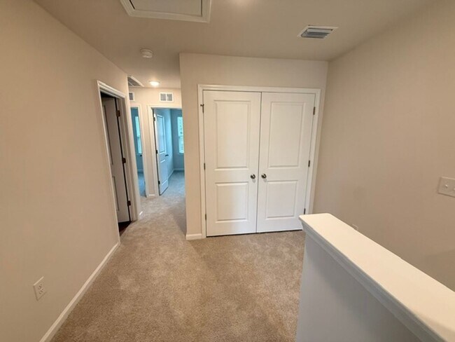 Building Photo - 467 Martins Creek Blvd