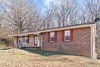 Building Photo - Newly Updated 4bd/3bth in Seymour!