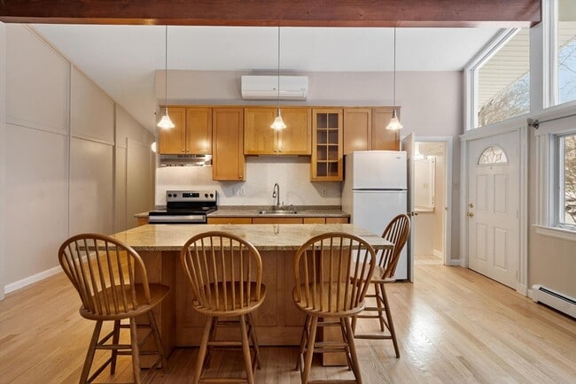 Building Photo - 103 Elmcrest Rd