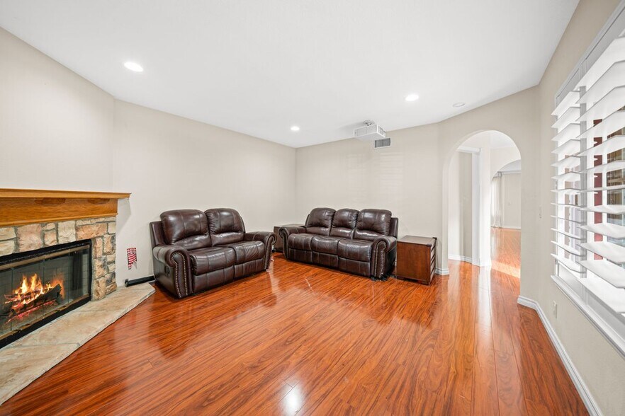 Building Photo - 27752 Agate Canyon Dr
