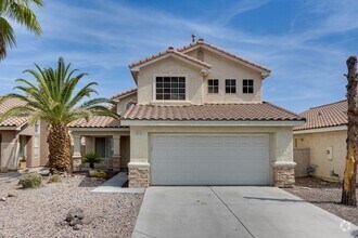 Building Photo - UPGRADED 3 BEDROOM HOME IN GREEN VALLEY