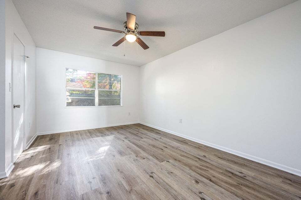 Building Photo - 1013 Holton Ave