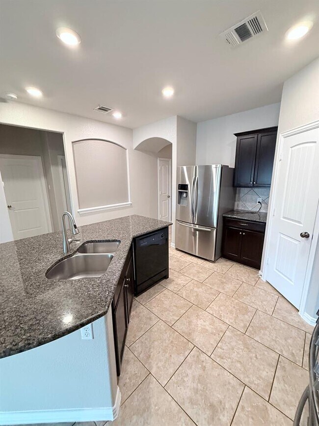 Building Photo - 517 Cerrito Cove