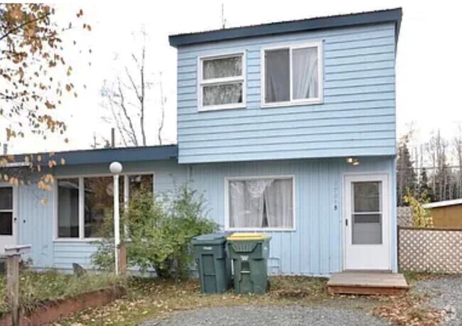Building Photo - 3904 Lois Dr