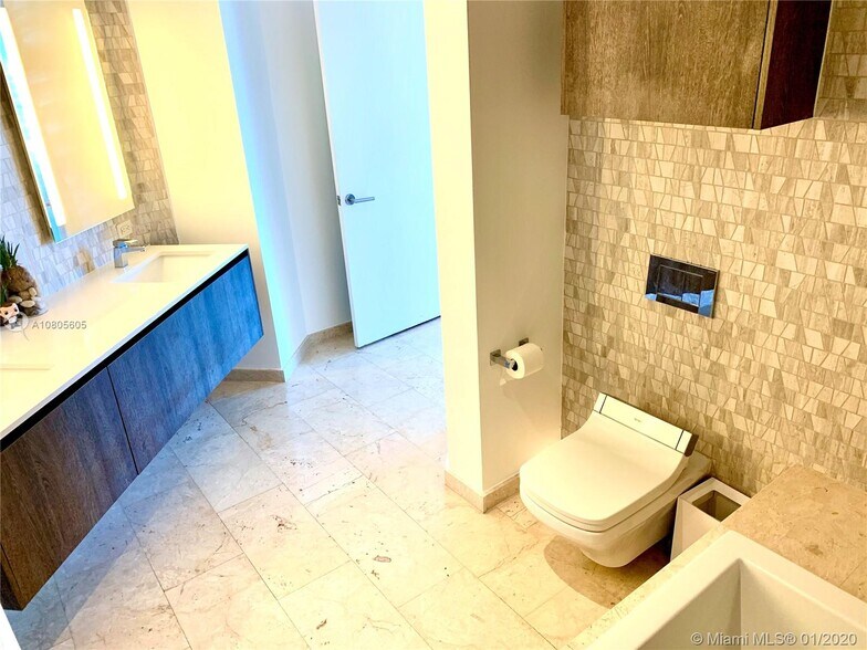 Building Photo - 88 SW 7th St