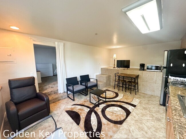 Building Photo - Spacious attached FURNISHED studio on priv...