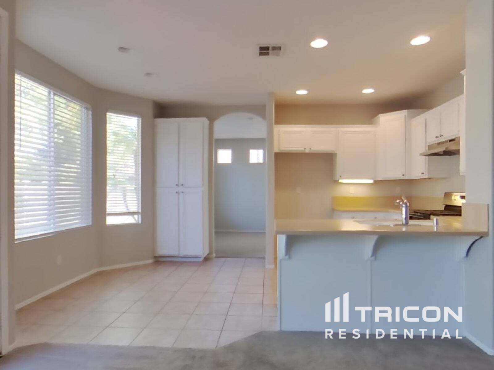 Building Photo - 43756 Alcoba Dr