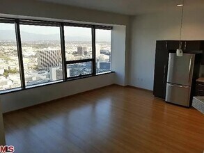 Building Photo - 1100 Wilshire Blvd