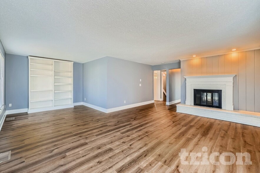 Building Photo - 820 Shenandoah Ln N