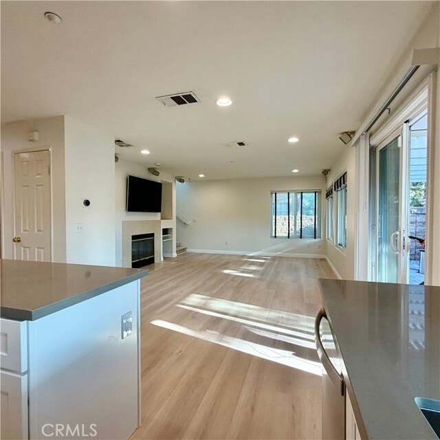 Building Photo - 597 Hummingbird Dr