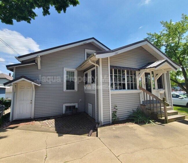 Building Photo - 811 Market St