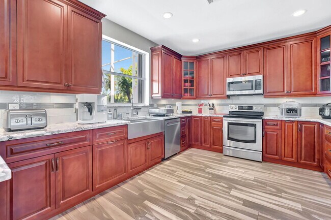 Building Photo - 18248 Coral Isles Dr