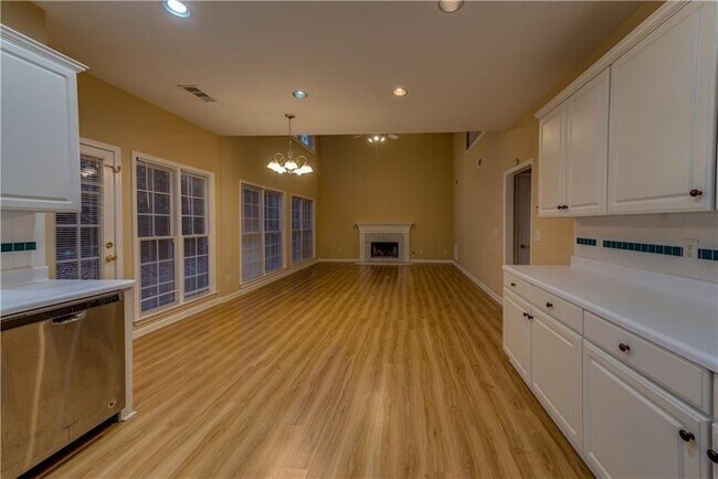Building Photo - 1429 Oglethorpe Dr