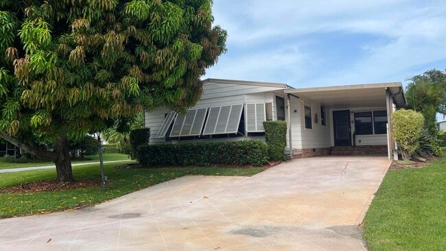 Primary Photo - 7761 SE Shenandoah Dr