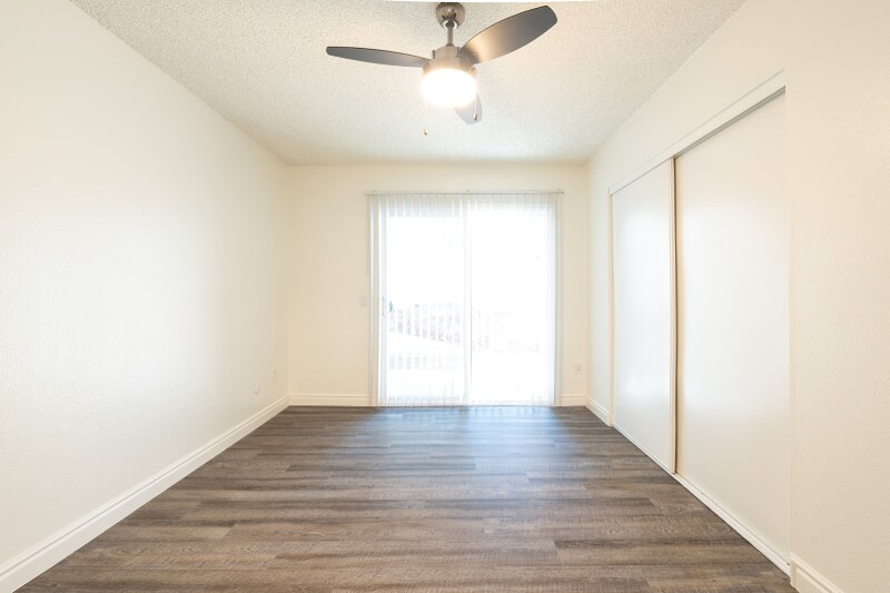Building Photo - 1050 Meadow Lake Dr